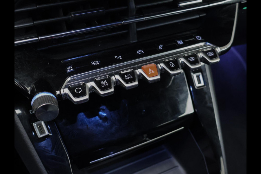 Peugeot 208 1.2 PureTech GT-line (APPLE CARPLAY,CAMERA,LED,NAVI,CRUISE,CLIMATE,SPORTSTOELEN,GETINT,LM VELGEN,NETTESTAAT)