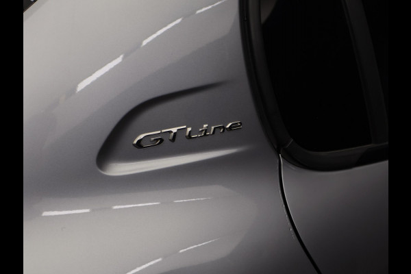 Peugeot 208 1.2 PureTech GT-line (APPLE CARPLAY,CAMERA,LED,NAVI,CRUISE,CLIMATE,SPORTSTOELEN,GETINT,LM VELGEN,NETTESTAAT)