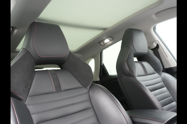 MG EHS 1.5 TGDI Luxury PHEV 258pk | Panodak | 360 Camera | Adaptive Cruise | Lederen Sportstoelen Verwarmd | Blis | Apple Carplay | Keyless | Sfeerverlichting | Navigatie | Virtual | DAB+ | Plug In Hybrid