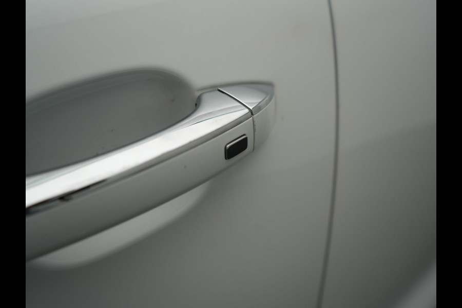 MG EHS 1.5 TGDI Luxury PHEV 258pk | Panodak | 360 Camera | Adaptive Cruise | Lederen Sportstoelen Verwarmd | Blis | Apple Carplay | Keyless | Sfeerverlichting | Navigatie | Virtual | DAB+ | Plug In Hybrid