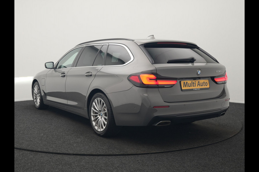 BMW 5 Serie Touring 530e Sportline PHEV 293pk Dealer O.H Bernina Grau Metallic | Trekhaak Afn. | M Sportstuur | Camera | Lederen Sportstoelen Verwarmd | Cruise Control | BMW LED | Hifi Sound | Apple Carplay | Navigatie | Virtual | DAB |  Plug In Hybrid
