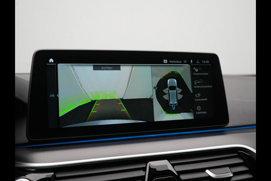 BMW 5 Serie Touring 530e xDrive M Sport PHEV 293pk Dealer O.H. | Panodak | Head Up | Laser LED | 360 Camera | Harman & Kardon | Sfeerverlichting | Alcantara Sportstoelen Verwarmd | Keyless | Blis | Virtual | Navigatie | DAB | Plug In Hybrid