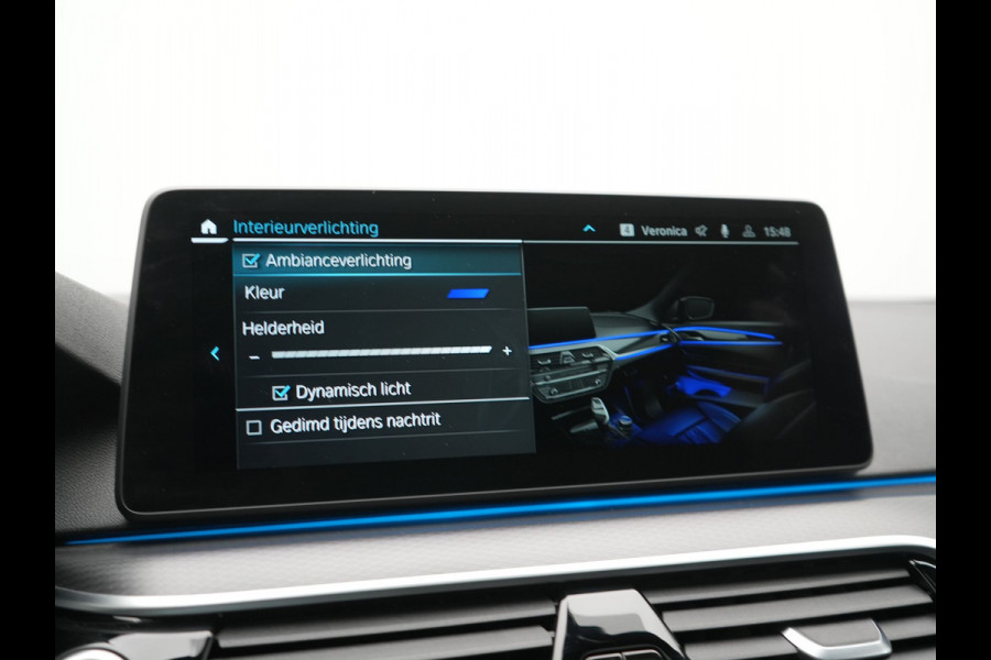 BMW 5 Serie Touring 530e xDrive M Sport PHEV 293pk Dealer O.H. | Panodak | Head Up | Laser LED | 360 Camera | Harman & Kardon | Sfeerverlichting | Alcantara Sportstoelen Verwarmd | Keyless | Blis | Virtual | Navigatie | DAB | Plug In Hybrid