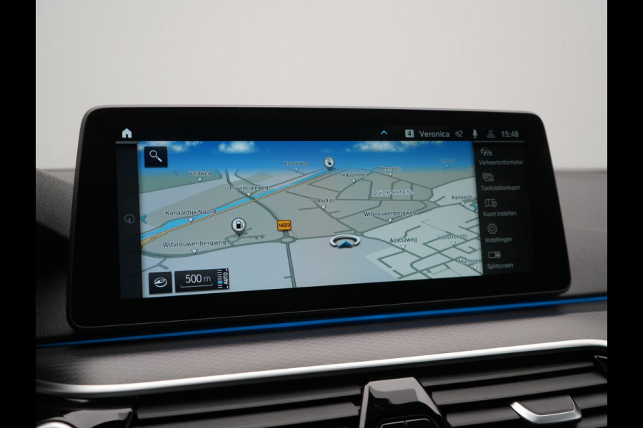 BMW 5 Serie Touring 530e xDrive M Sport PHEV 293pk Dealer O.H. | Panodak | Head Up | Laser LED | 360 Camera | Harman & Kardon | Sfeerverlichting | Alcantara Sportstoelen Verwarmd | Keyless | Blis | Virtual | Navigatie | DAB | Plug In Hybrid