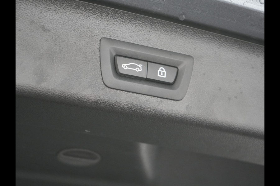 BMW 5 Serie Touring 530e xDrive M Sport PHEV 293pk Dealer O.H. | Panodak | Head Up | Laser LED | 360 Camera | Harman & Kardon | Sfeerverlichting | Alcantara Sportstoelen Verwarmd | Keyless | Blis | Virtual | Navigatie | DAB | Plug In Hybrid