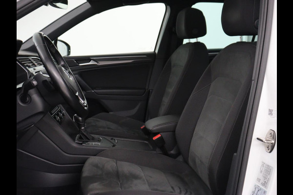 Volkswagen Tiguan 1.4 TSI R Line | Panoramadak | Stoelverwarming | LED Plus | Trekhaak | Camera | Keyless | 20'' | Adaptive cruise | Virtual Cockpit | Navigatie | Park Assist | DAB | Climate control | Getint glas