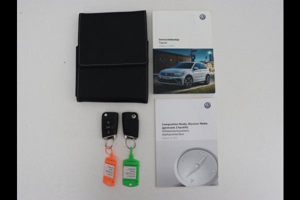 Volkswagen Tiguan 1.4 TSI R Line | Panoramadak | Stoelverwarming | LED Plus | Trekhaak | Camera | Keyless | 20'' | Adaptive cruise | Virtual Cockpit | Navigatie | Park Assist | DAB | Climate control | Getint glas