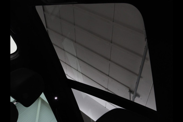 Volkswagen Tiguan 1.4 TSI R Line | Panoramadak | Stoelverwarming | LED Plus | Trekhaak | Camera | Keyless | 20'' | Adaptive cruise | Virtual Cockpit | Navigatie | Park Assist | DAB | Climate control | Getint glas