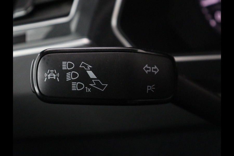 Volkswagen Tiguan 1.4 TSI R Line | Panoramadak | Stoelverwarming | LED Plus | Trekhaak | Camera | Keyless | 20'' | Adaptive cruise | Virtual Cockpit | Navigatie | Park Assist | DAB | Climate control | Getint glas