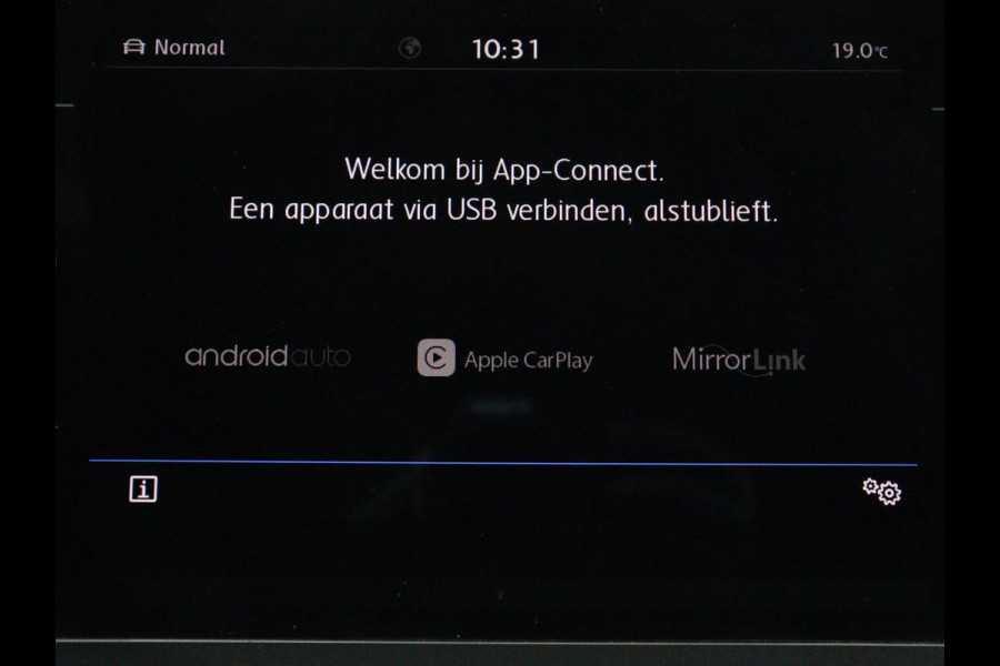 Volkswagen Tiguan 1.4 TSI R Line | Panoramadak | Stoelverwarming | LED Plus | Trekhaak | Camera | Keyless | 20'' | Adaptive cruise | Virtual Cockpit | Navigatie | Park Assist | DAB | Climate control | Getint glas