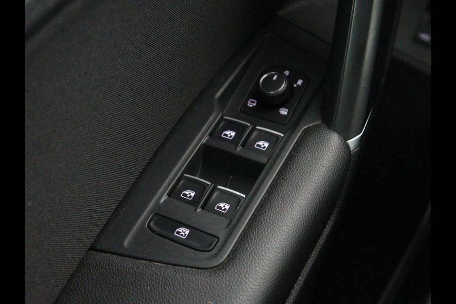 Volkswagen Tiguan 1.4 TSI R Line | Panoramadak | Stoelverwarming | LED Plus | Trekhaak | Camera | Keyless | 20'' | Adaptive cruise | Virtual Cockpit | Navigatie | Park Assist | DAB | Climate control | Getint glas