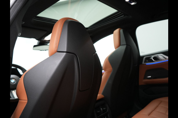 BMW 4 Serie Gran Coupé 430i M Sport 245pk Dealer O.H Sanremo Green | Panodak | Lederen Competition Stoelen Memory & Verwarmd | Adaptive Onderstel | 360 Camera | Harman & Kardon | 19" L.M | Carbon | Apple Carplay | Navigatie | Blis | Virtual | DAB |