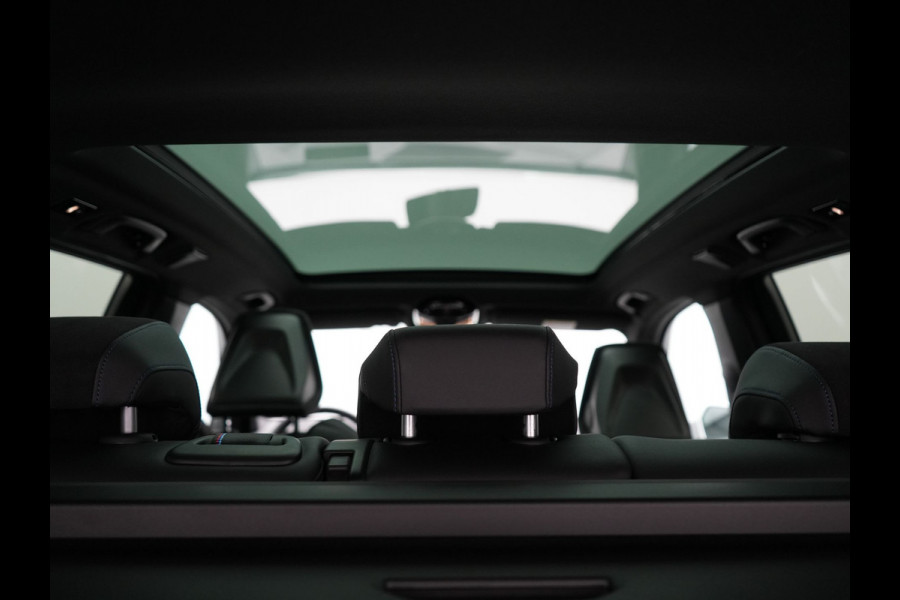 BMW X3 30e xDrive M Sport PRO PHEV 299pk | Panodak | Trekhaak af Fabriek | Adaptive Cruise | 21"L.M | 360 Camera | Head Up | Harman Kardon | Lederen Sportstoelen Memory & Verwarmd |  Widescreen | Navigatie | DAB | Plug In Hybrid