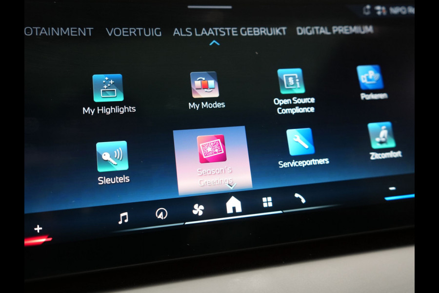 BMW X3 30e xDrive M Sport PRO PHEV 299pk | Panodak | Trekhaak af Fabriek | Adaptive Cruise | 21"L.M | 360 Camera | Head Up | Harman Kardon | Lederen Sportstoelen Memory & Verwarmd |  Widescreen | Navigatie | DAB | Plug In Hybrid