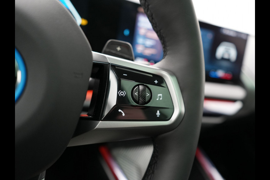 BMW X3 30e xDrive M Sport PRO PHEV 299pk | Panodak | Trekhaak af Fabriek | Adaptive Cruise | 21"L.M | 360 Camera | Head Up | Harman Kardon | Lederen Sportstoelen Memory & Verwarmd |  Widescreen | Navigatie | DAB | Plug In Hybrid