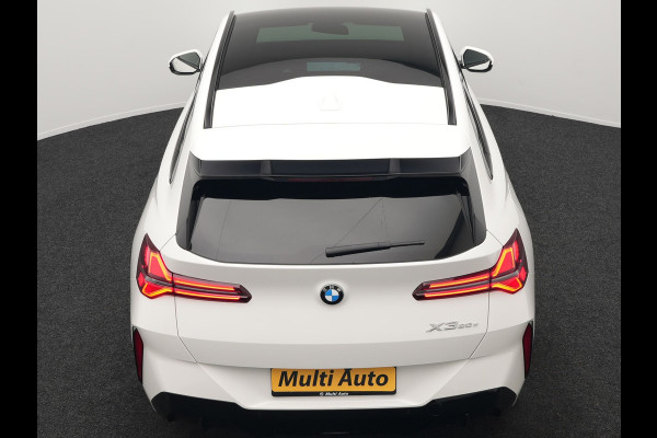BMW X3 30e xDrive M Sport PRO PHEV 299pk | Panodak | Trekhaak af Fabriek | Adaptive Cruise | 21"L.M | 360 Camera | Head Up | Harman Kardon | Lederen Sportstoelen Memory & Verwarmd |  Widescreen | Navigatie | DAB | Plug In Hybrid