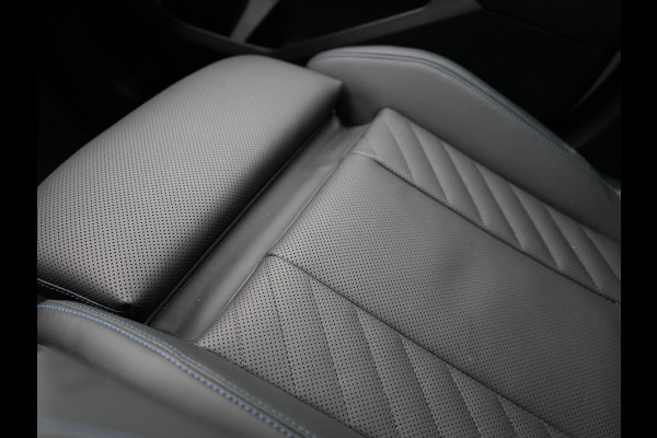 BMW X3 30e xDrive M Sport PRO PHEV 299pk | Panodak | Trekhaak af Fabriek | Adaptive Cruise | 21"L.M | 360 Camera | Head Up | Harman Kardon | Lederen Sportstoelen Memory & Verwarmd |  Widescreen | Navigatie | DAB | Plug In Hybrid