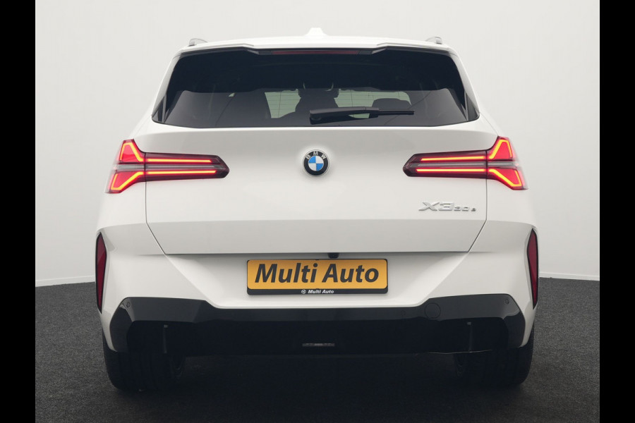 BMW X3 30e xDrive M Sport PRO PHEV 299pk | Panodak | Trekhaak af Fabriek | Adaptive Cruise | 21"L.M | 360 Camera | Head Up | Harman Kardon | Lederen Sportstoelen Memory & Verwarmd |  Widescreen | Navigatie | DAB | Plug In Hybrid