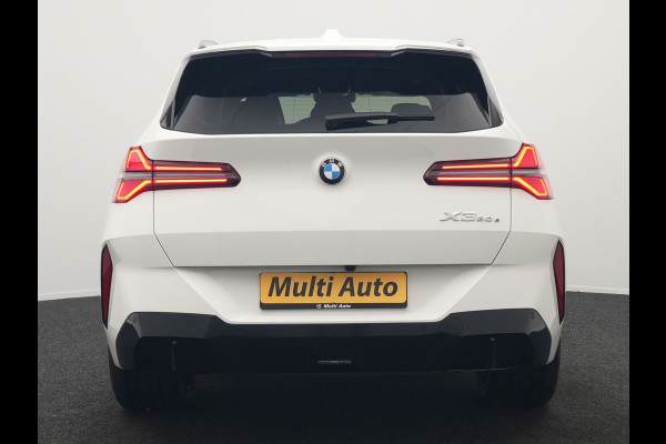 BMW X3 30e xDrive M Sport PRO PHEV 299pk | Panodak | Trekhaak af Fabriek | Adaptive Cruise | 21"L.M | 360 Camera | Head Up | Harman Kardon | Lederen Sportstoelen Memory & Verwarmd |  Widescreen | Navigatie | DAB | Plug In Hybrid