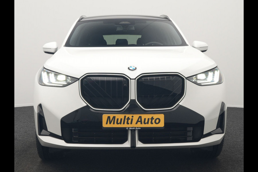 BMW X3 30e xDrive M Sport PRO PHEV 299pk | Panodak | Trekhaak af Fabriek | Adaptive Cruise | 21"L.M | 360 Camera | Head Up | Harman Kardon | Lederen Sportstoelen Memory & Verwarmd |  Widescreen | Navigatie | DAB | Plug In Hybrid