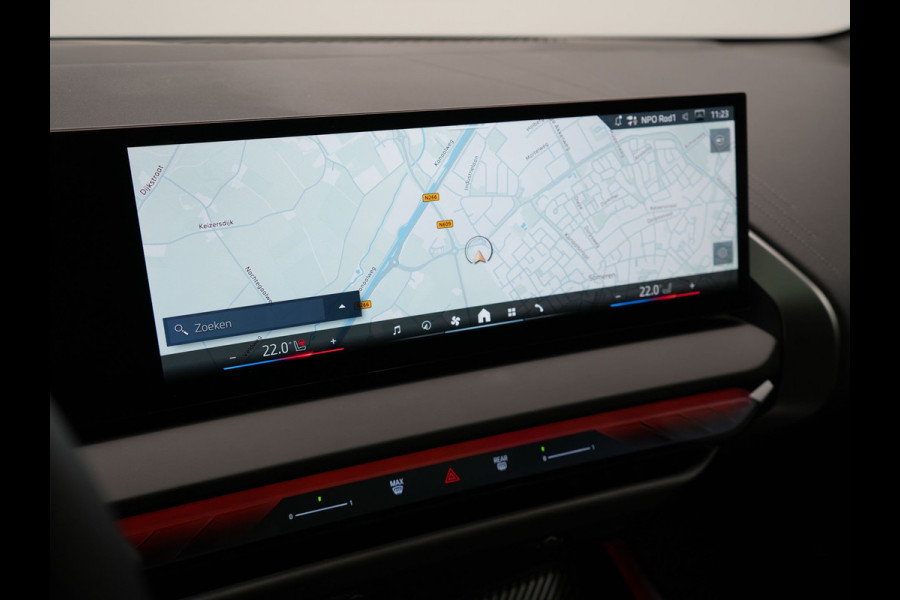 BMW X3 30e xDrive M Sport PRO PHEV 299pk | Panodak | Trekhaak af Fabriek | Adaptive Cruise | 21"L.M | 360 Camera | Head Up | Harman Kardon | Lederen Sportstoelen Memory & Verwarmd |  Widescreen | Navigatie | DAB | Plug In Hybrid