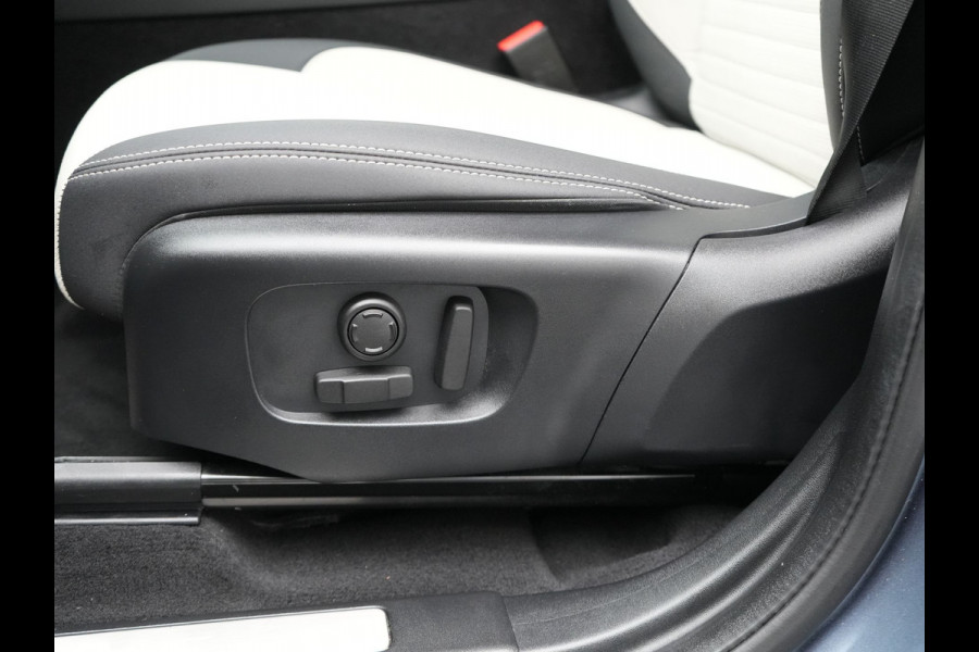 Land Rover Discovery Sport P300e R-Dynamic HSE PHEV 300pk Dealer O.H. | Trekhaak Afn. |  Adaptive Cruise | Camera | Meridian Audio | Alcantara Sportstoelen Memory & Verwarmd | Stuur Verwarmd | Apple Carplay | Keyless | Blis | Navigatie | DAB | Plug In Hybrid