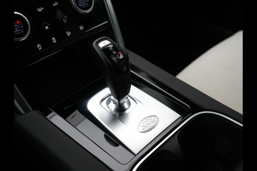Land Rover Discovery Sport P300e R-Dynamic HSE PHEV 300pk Dealer O.H. | Trekhaak Afn. |  Adaptive Cruise | Camera | Meridian Audio | Alcantara Sportstoelen Memory & Verwarmd | Stuur Verwarmd | Apple Carplay | Keyless | Blis | Navigatie | DAB | Plug In Hybrid