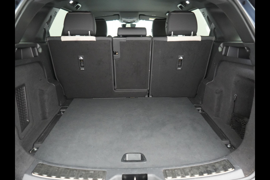 Land Rover Discovery Sport P300e R-Dynamic HSE PHEV 300pk Dealer O.H. | Trekhaak Afn. |  Adaptive Cruise | Camera | Meridian Audio | Alcantara Sportstoelen Memory & Verwarmd | Stuur Verwarmd | Apple Carplay | Keyless | Blis | Navigatie | DAB | Plug In Hybrid