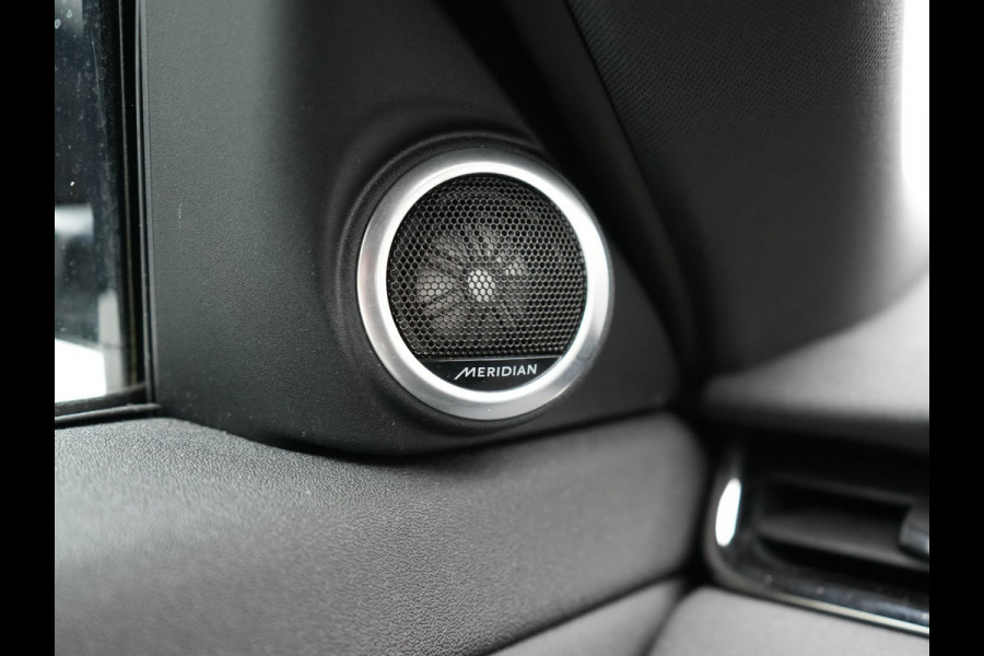 Land Rover Range Rover Evoque P200 AWD R-Dynamic | Afneembare Trekhaak | Meridian Audio | 20" L.M | Lederen Sportstoelen Memory & Verwarmd | Carplay | Camera | LED |