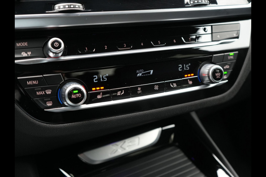 BMW X3 xDrive30e M Sport PHEV 293pk Dealer O.H. | Trekhaak Af Fabriek | Head Up | Sportstoelen Verwarmd | Apple Carplay | Keyless | Blis | Sfeerverlichting | Virtual | Navigatie | DAB | Plug In Hybrid