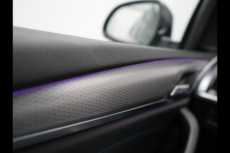 BMW X3 xDrive30e M Sport PHEV 293pk Dealer O.H. | Trekhaak Af Fabriek | Head Up | Sportstoelen Verwarmd | Apple Carplay | Keyless | Blis | Sfeerverlichting | Virtual | Navigatie | DAB | Plug In Hybrid