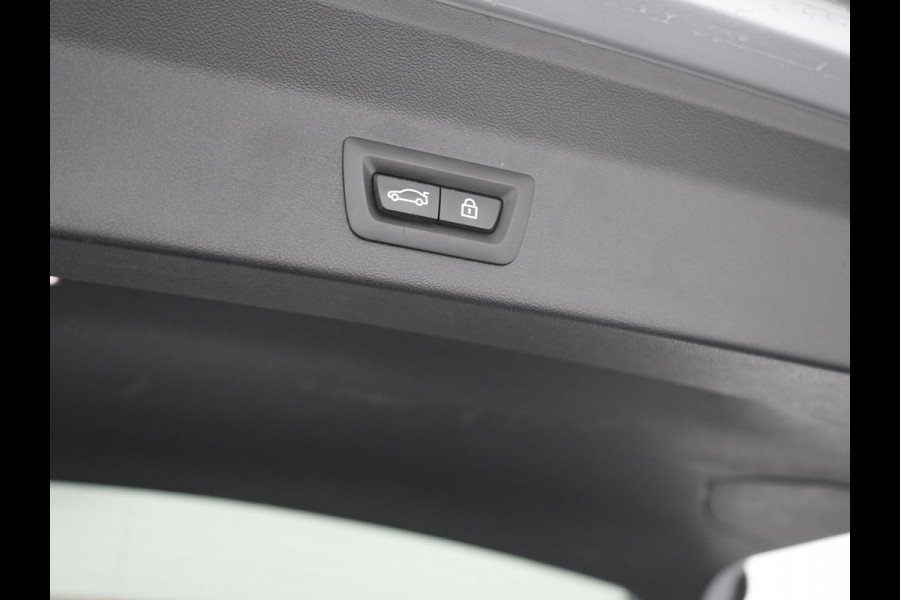 BMW X3 xDrive30e M Sport PHEV 293pk Dealer O.H. | Trekhaak Af Fabriek | Head Up | Sportstoelen Verwarmd | Apple Carplay | Keyless | Blis | Sfeerverlichting | Virtual | Navigatie | DAB | Plug In Hybrid