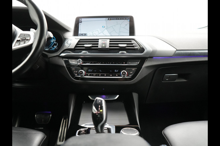 BMW X3 xDrive30e M Sport PHEV 293pk Dealer O.H. | Trekhaak Af Fabriek | Head Up | Sportstoelen Verwarmd | Apple Carplay | Keyless | Blis | Sfeerverlichting | Virtual | Navigatie | DAB | Plug In Hybrid