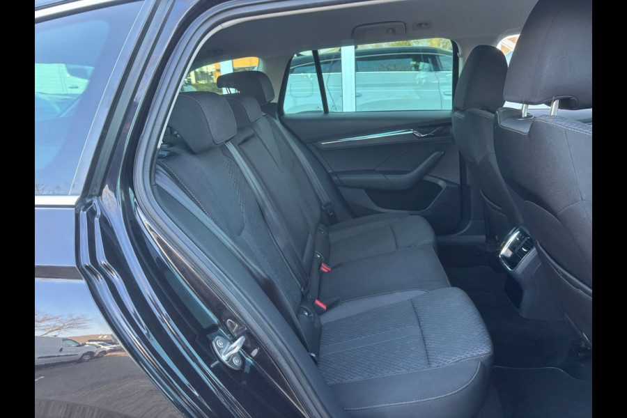 Škoda Octavia Combi 1.0 TSI Business Edition Plus | Memory Stoelen | Stuur Verwarming | Parkeer Sensoren