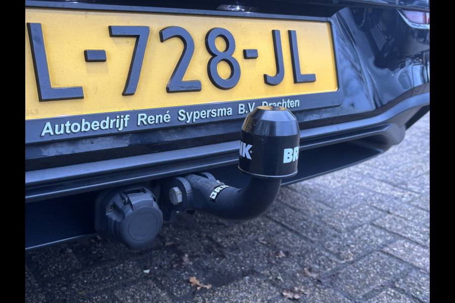 Volkswagen Golf 1.5 TSI Style | Trekhaak | Sfeerverlichting | Stoel & Stuurverwarming | Adaptieve Cruise