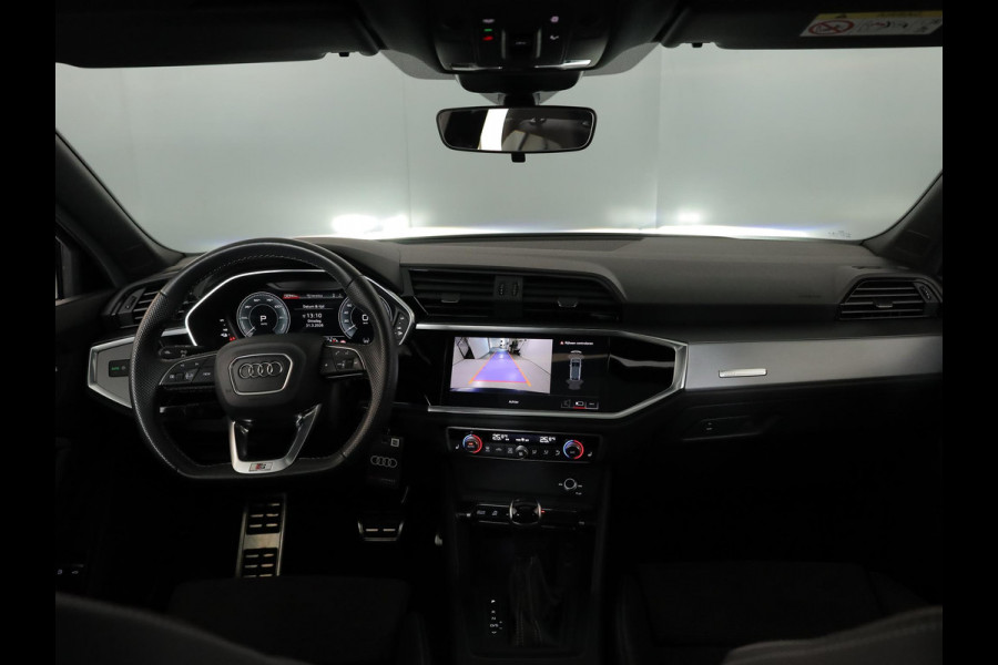 Audi Q3 Sportback 45 TFSI e S Edition 245 pk S-tronic | Navigatie | Panoramadak | Parkeersensoren | Achteruitrijcamera | Adaptieve cruise control | Lichtmetalen velgen 20" |