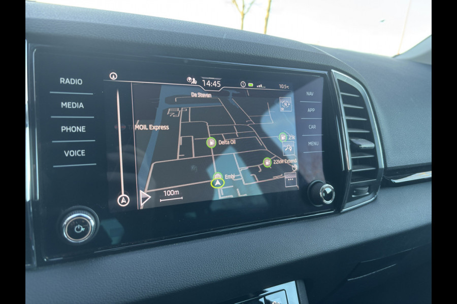 Škoda Karoq 1.5 TSI ACT Business | Stuurverwarming | Apple Carplay | Parkeer Sensoren | Cruise