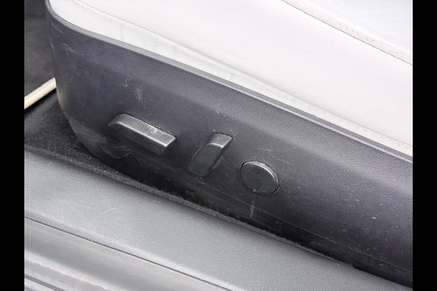 Tesla Model 3 SR+ 325PK AutoPilot Ivory-Leder Pano-Dak Adaptive Cruise Lmv 18" Camera's Elektr.-Stuur+Stoelen+Spiegels+Geheugen+Easy-Entry+Ver Ecc Navi Led DAB Voorverwarmen interieur via App Keyless One-Pedal-Drive 1e Eigenaar Origineel Nederlandse Auto 1.584kg