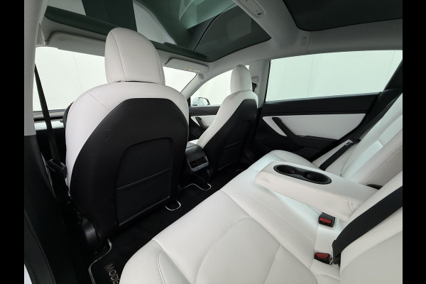 Tesla Model 3 SR+ 325PK AutoPilot Ivory-Leder Pano-Dak Adaptive Cruise Lmv 18" Camera's Elektr.-Stuur+Stoelen+Spiegels+Geheugen+Easy-Entry+Ver Ecc Navi Led DAB Voorverwarmen interieur via App Keyless One-Pedal-Drive 1e Eigenaar Origineel Nederlandse Auto 1.584kg