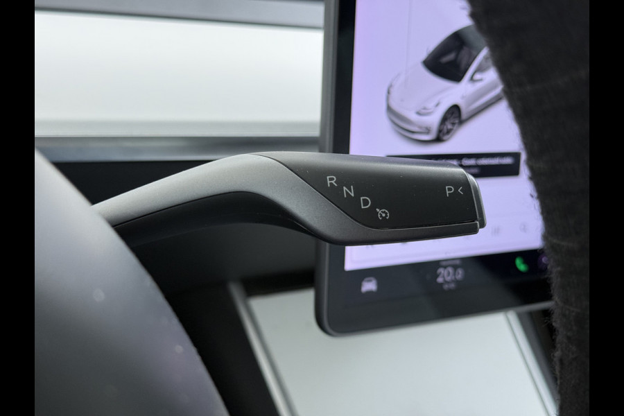 Tesla Model 3 SR+ 325PK AutoPilot Ivory-Leder Pano-Dak Adaptive Cruise Lmv 18" Camera's Elektr.-Stuur+Stoelen+Spiegels+Geheugen+Easy-Entry+Ver Ecc Navi Led DAB Voorverwarmen interieur via App Keyless One-Pedal-Drive 1e Eigenaar Origineel Nederlandse Auto 1.584kg