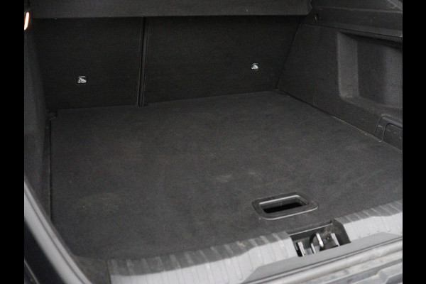 Renault Arkana 1.6 E-Tech Hybrid 145 R.S. Line | Leder/Alcantara | Stoelverwarming | Trekhaak | Adaptive cruise | Camera | Carplay | Keyless | Park Assist | Full LED | Navigatie