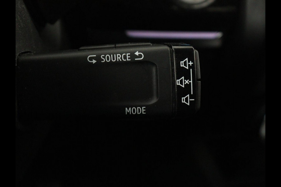 Renault Arkana 1.6 E-Tech Hybrid 145 R.S. Line | Leder/Alcantara | Stoelverwarming | Trekhaak | Adaptive cruise | Camera | Carplay | Keyless | Park Assist | Full LED | Navigatie