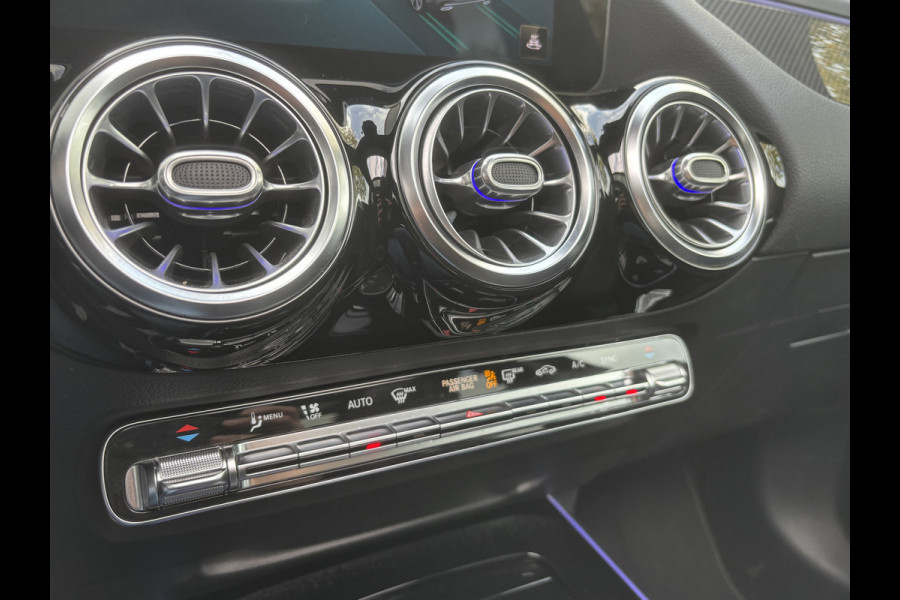 Mercedes-Benz B-Klasse 200 Business Solution AMG | Automaat | Pano | Sfeerverlichting | Elektrische Stoelen