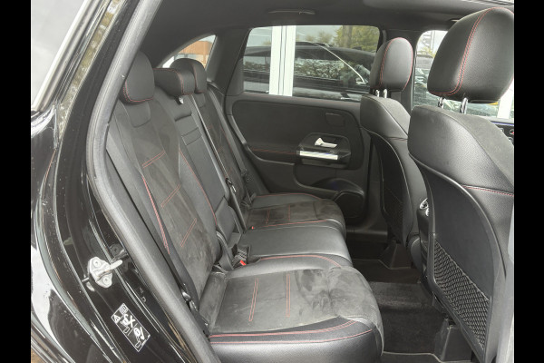 Mercedes-Benz B-Klasse 200 Business Solution AMG | Automaat | Pano | Sfeerverlichting | Elektrische Stoelen