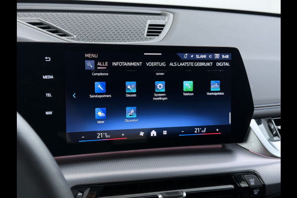 BMW iX1 eDrive20 67kWh M-Sport-Pro Leder/Alcantara Premium 19" LED Connected-Pro Warmtepomp Camera Navi Ecc Pdc 100% SOH Apple Carplay A Standverwarming/koeling Zwarte-Hemel Drive-Assist Elek.Achterklep Lmv Led Isofix DAB Keyless Wifi 1e Eigenaar Origineel Nederlandse Auto Zeer compleet!