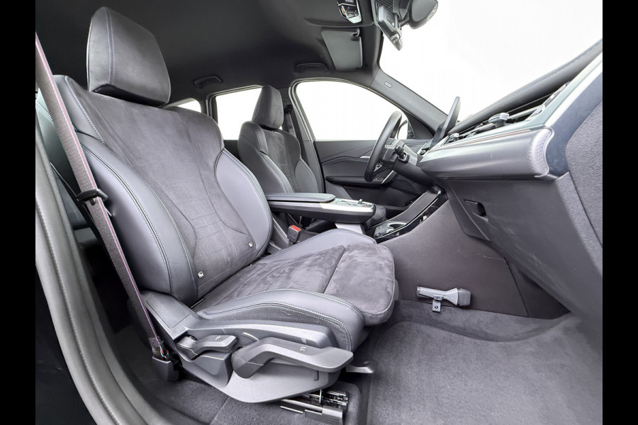 BMW iX1 eDrive20 67kWh M-Sport-Pro Leder/Alcantara Premium 19" LED Connected-Pro Warmtepomp Camera Navi Ecc Pdc 100% SOH Apple Carplay A Standverwarming/koeling Zwarte-Hemel Drive-Assist Elek.Achterklep Lmv Led Isofix DAB Keyless Wifi 1e Eigenaar Origineel Nederlandse Auto Zeer compleet!