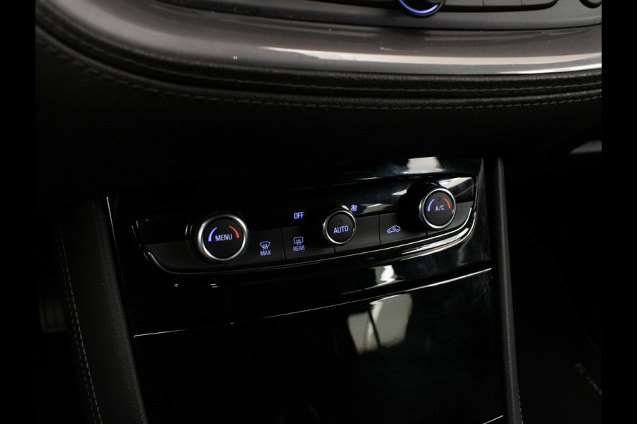 Opel Grandland X 1.2 Turbo Innovation Sport (APPLE CARPLAY,NAVI,CAMERA,CLIMATE,CRUISE,LED,GETINT,TREKHAAK,SPORTSTOELEN,LM VELGEN)
