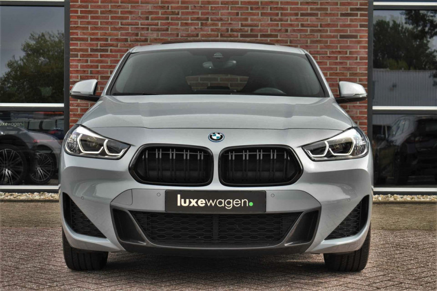 BMW X2 xDrive25e M-Sport Pano M-zetels Camera El-klep 19inch