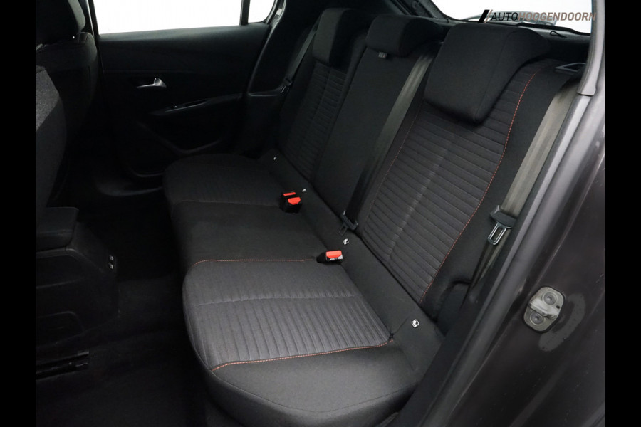 Peugeot 208 1.2 PureTech Active Pack Sport (APPLE CARPLAY,LED,SPORTSTOELEN,CLIMATE,CRUISE,PARKEERSENSOREN,LM-VELGEN,TOPCONDITIE)