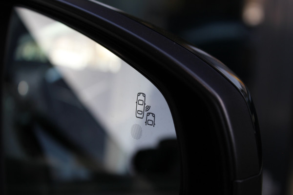 Opel Grandland X 1.6 Turbo Hybrid Innovation | Stoelverwarming - Verkoeling | Panoramadak | Leder | Rondomzicht camera